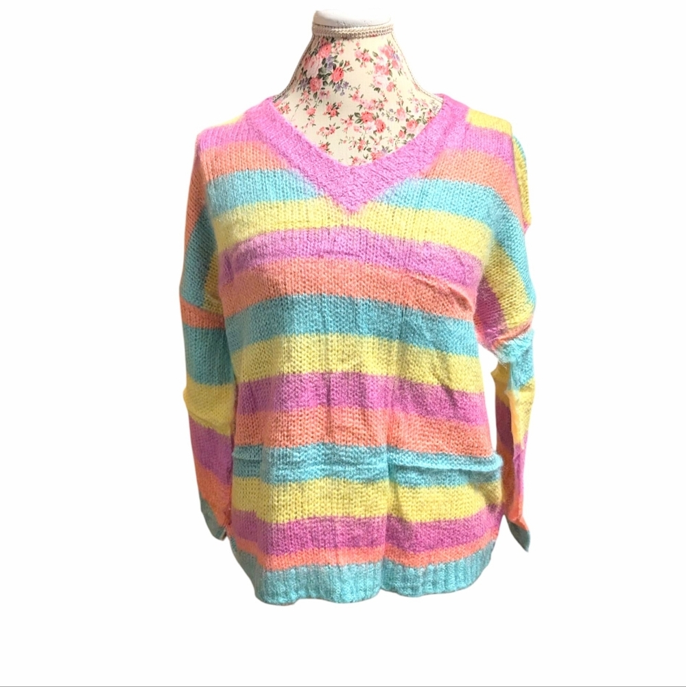 Striped V-neck Semi-cropped Sweater